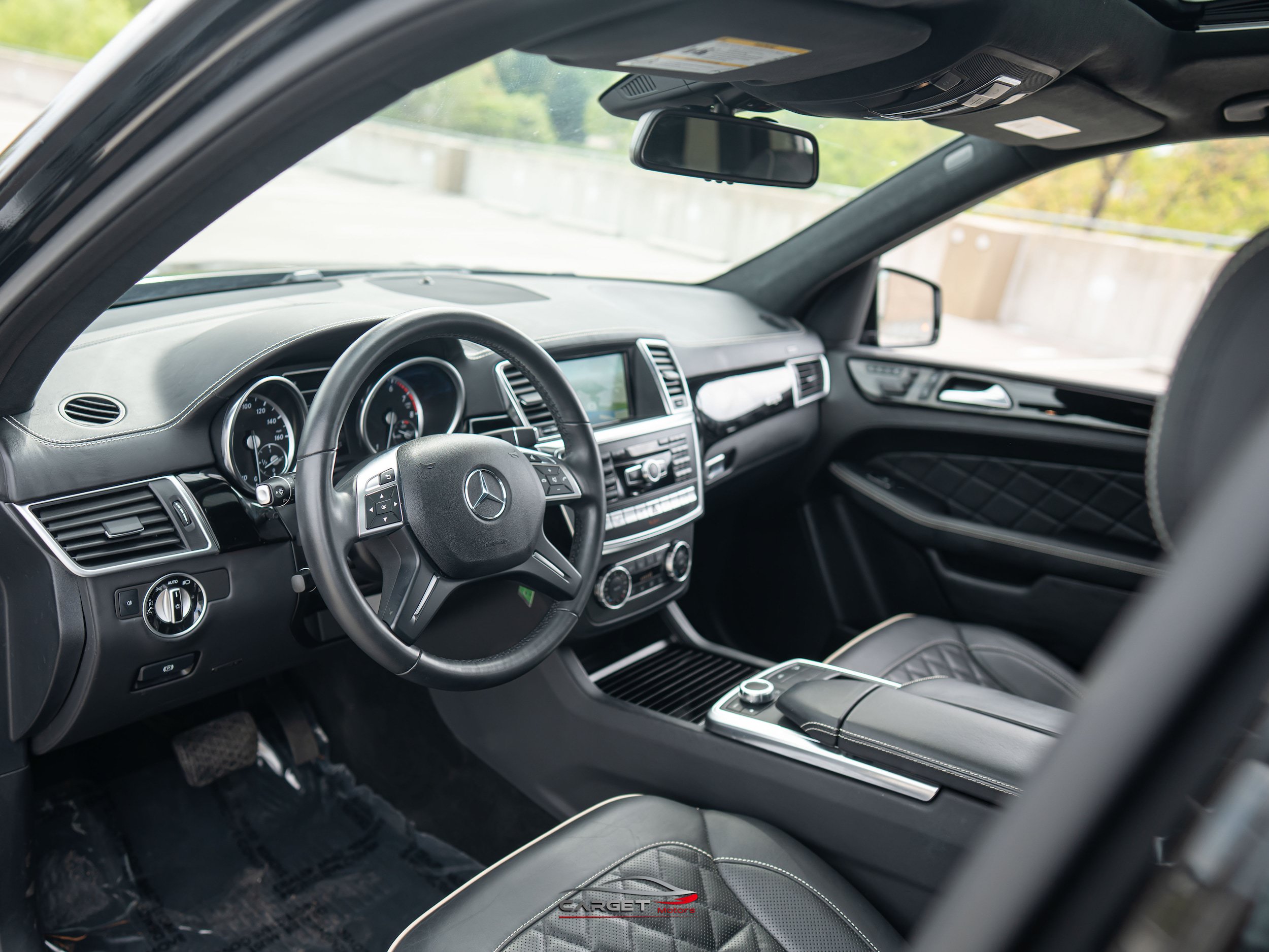 Used 2015 Mercedes-Benz GL 450 4MATIC w/ Designo Black Leather Package image 13