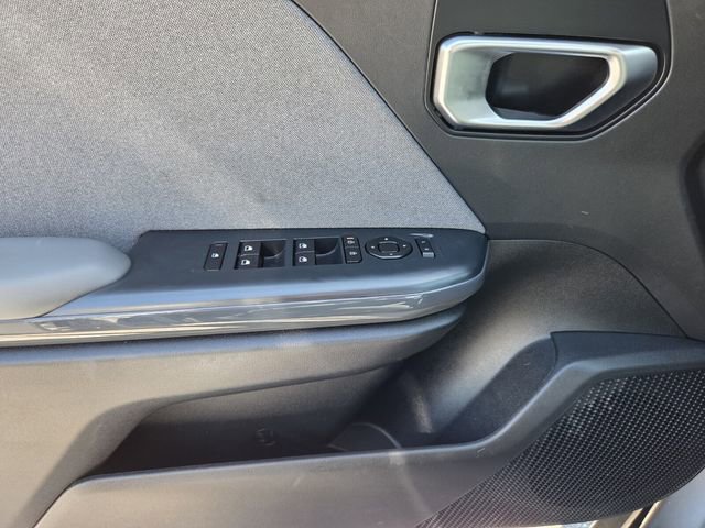 Used 2025 Kia K4 EX image 33