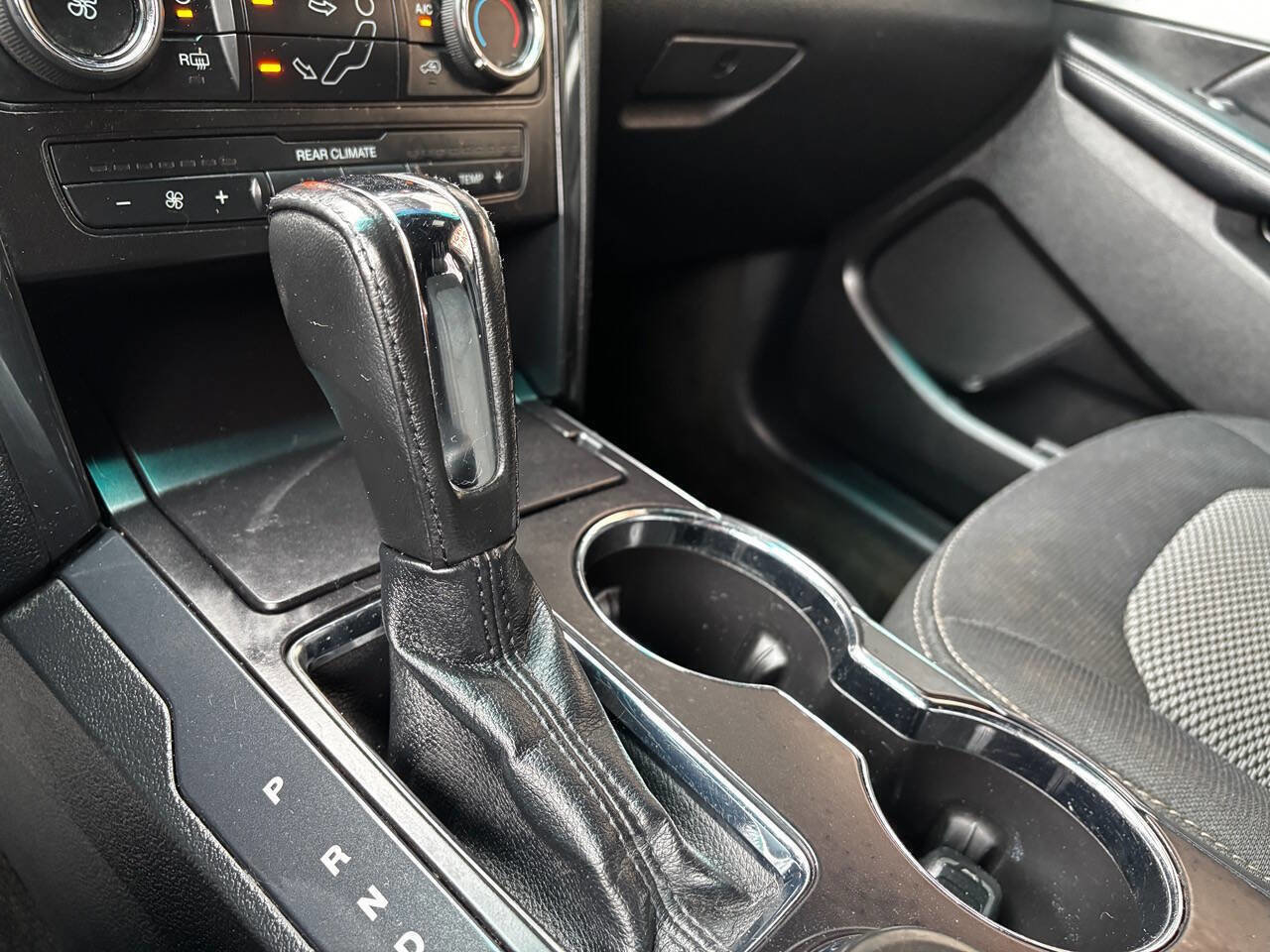 Used 2016 Ford Explorer XLT image 38