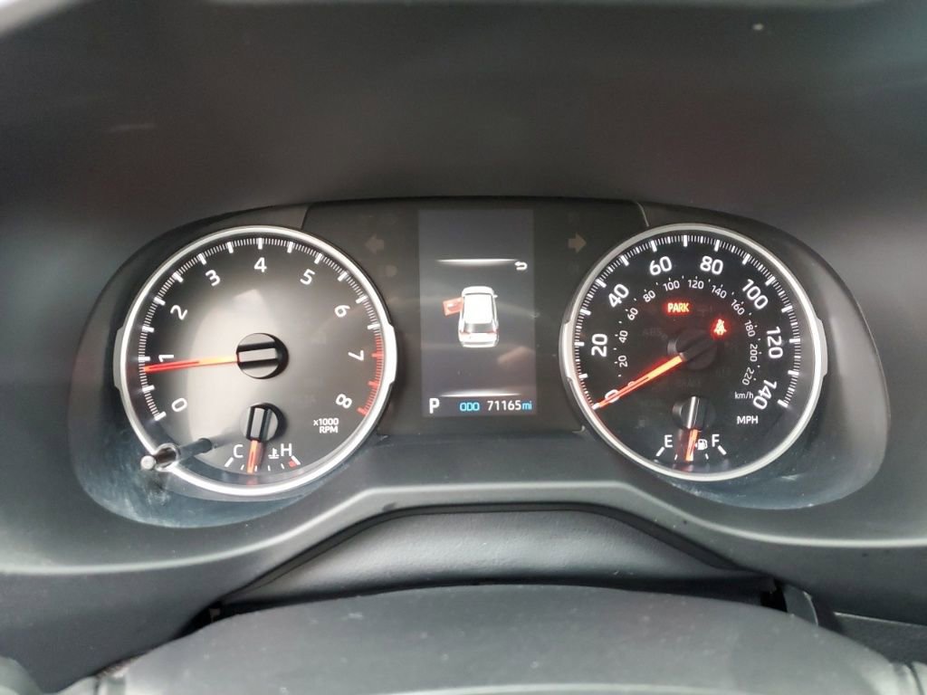 Used 2021 Toyota RAV4 LE image 14