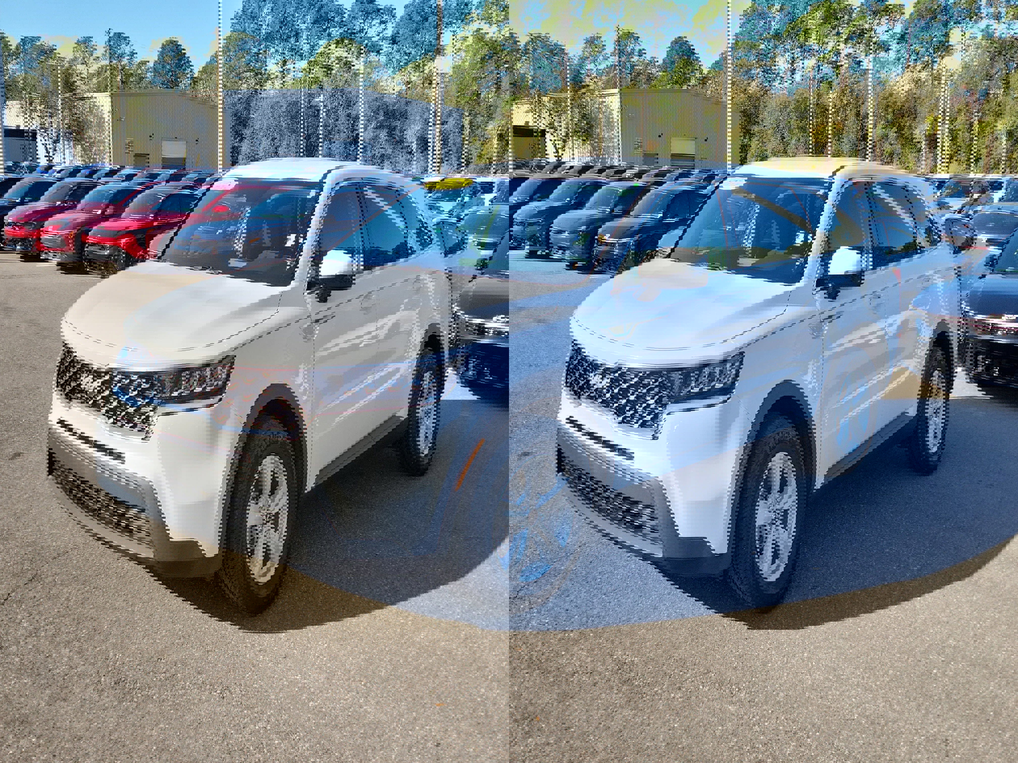 Certified 2023 Kia Sorento LX image 3