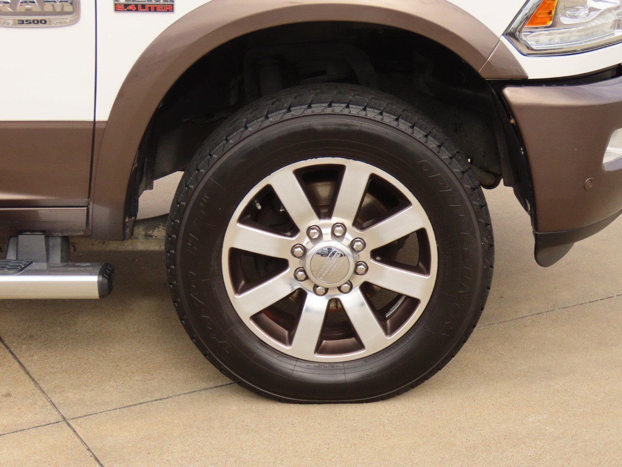 Used 2018 RAM 3500 Laramie Longhorn w/ Longhorn Southfork Package image 9