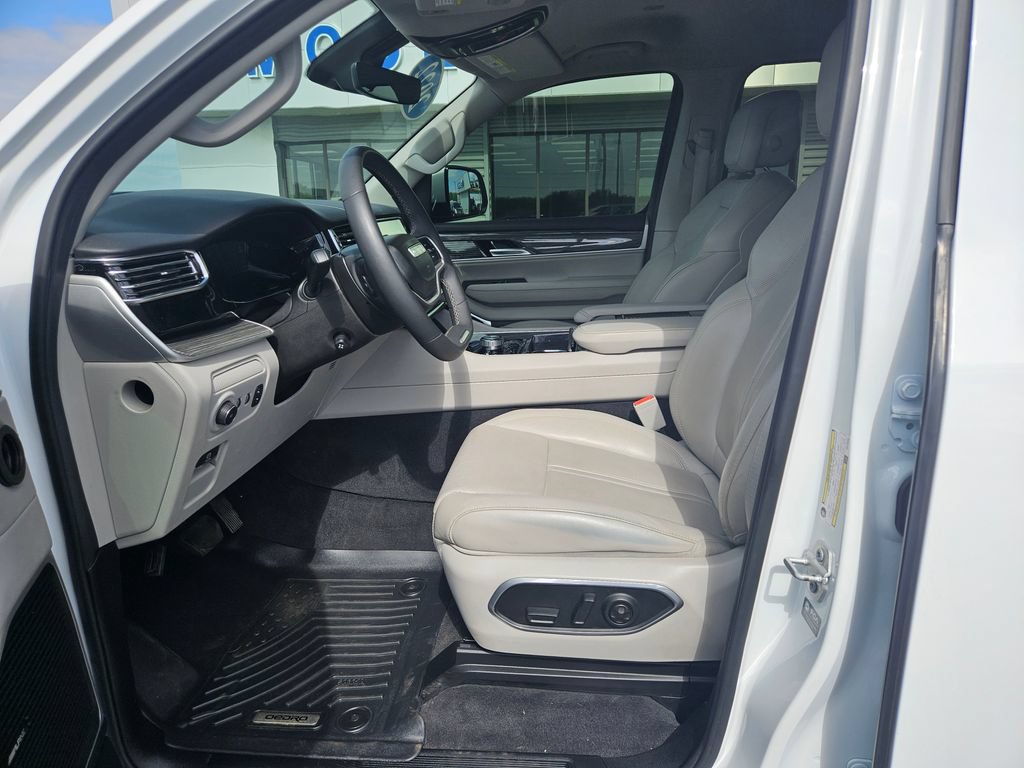 Used 2022 Jeep Wagoneer Series III w/ Convenience Group I AWD/4WD image 35
