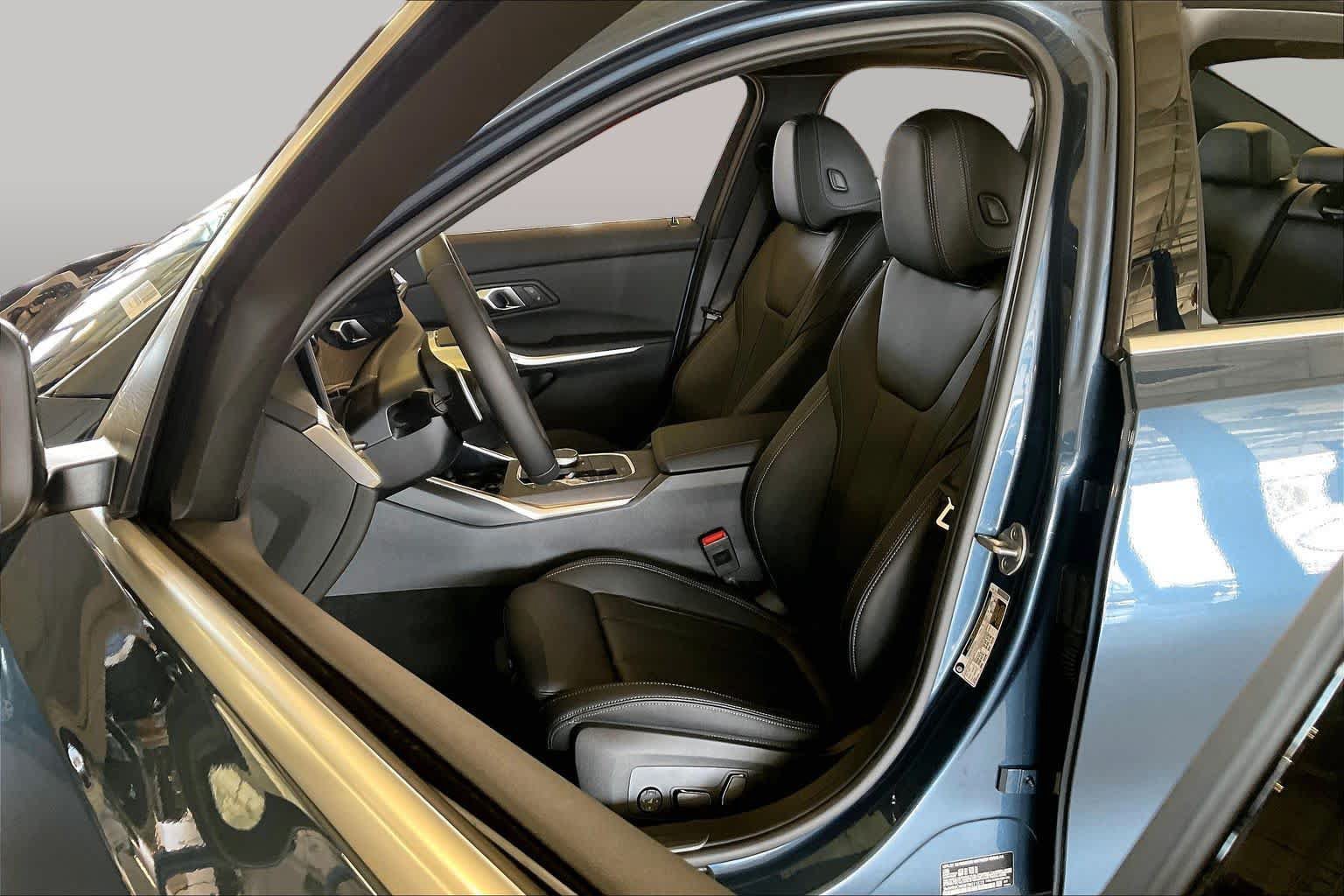Used 2026 BMW 330i Sedan w/ Premium Package RWD image 6