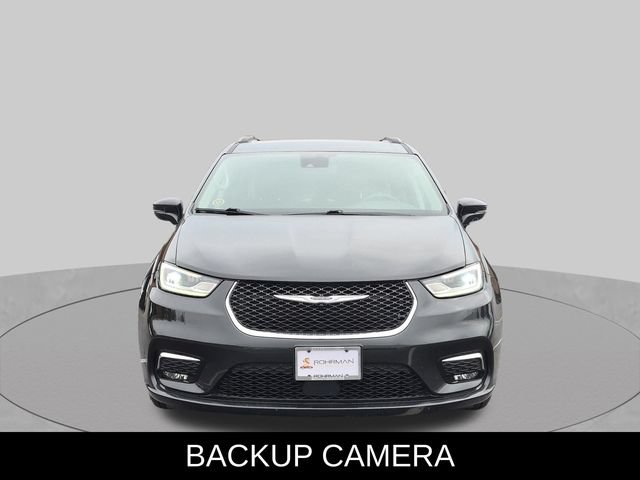 Used 2022 Chrysler Pacifica Touring-L FWD image 2