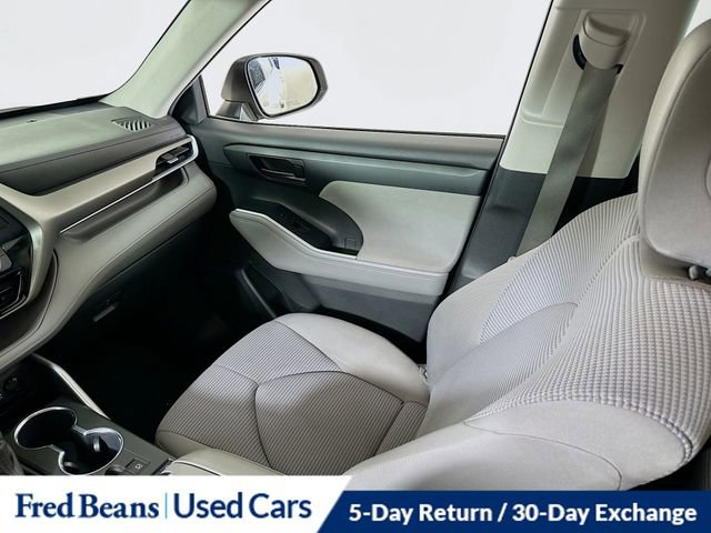 Certified 2020 Toyota Highlander L image 24