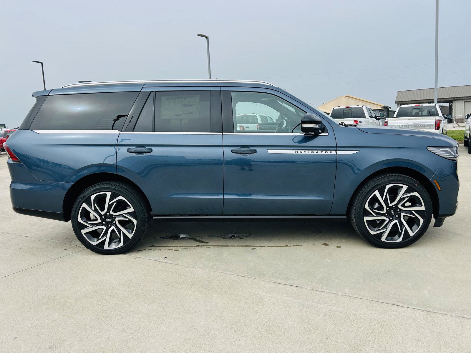 New 2027 Lincoln Navigator Reserve AWD/4WD image 56