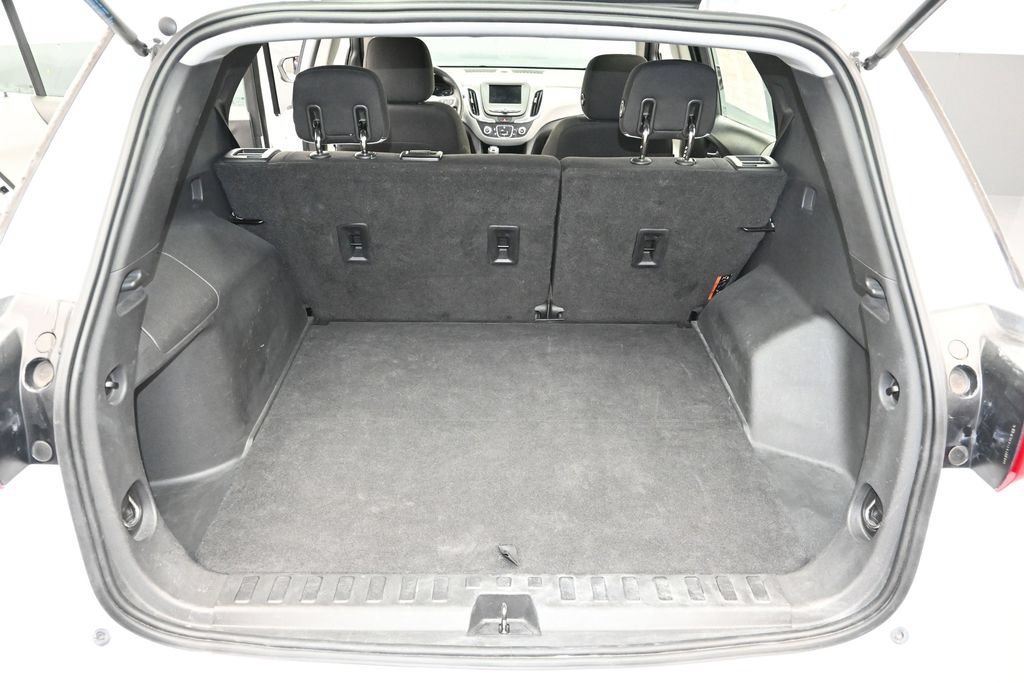 Used 2020 Chevrolet Equinox LS FWD image 14