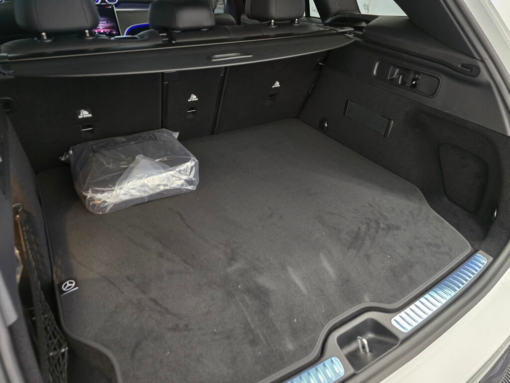 New 2025 Mercedes-Benz GLC 63 AMG S image 19