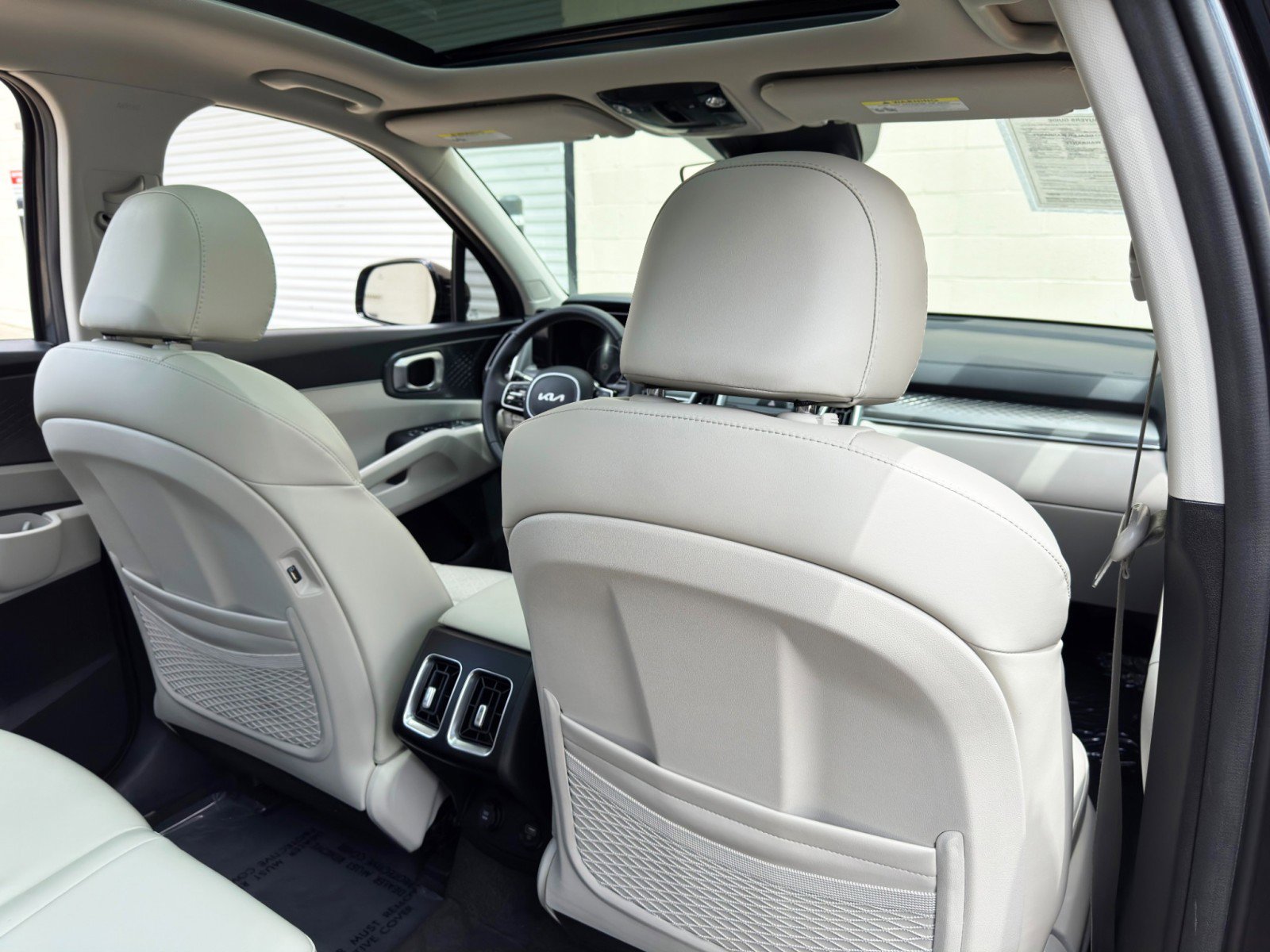 Used 2022 Kia Sorento S w/ Panoramic Sunroof Package FWD image 34