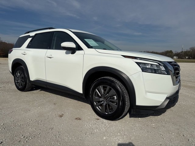 Used 2024 Nissan Pathfinder SV image 8