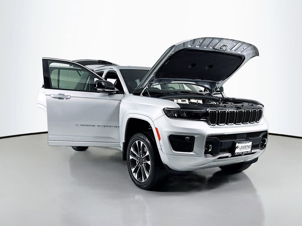 Used 2022 Jeep Grand Cherokee Overland w/ MOPAR Finishing Package AWD/4WD image 26