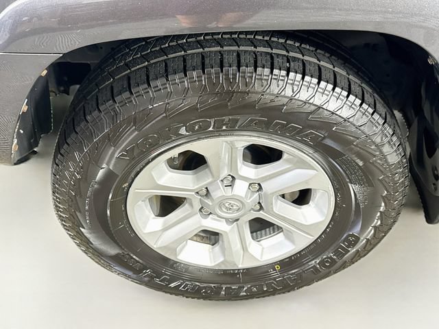 Used 2018 Toyota 4Runner SR5 Premium AWD/4WD image 4