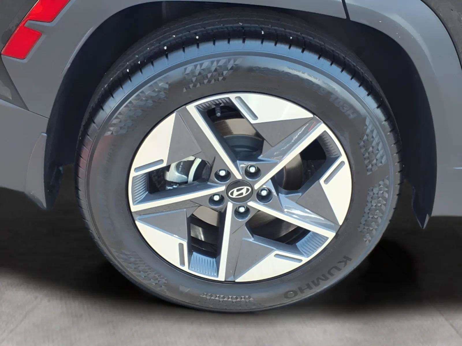 Certified 2025 Hyundai Tucson SEL FWD image 20