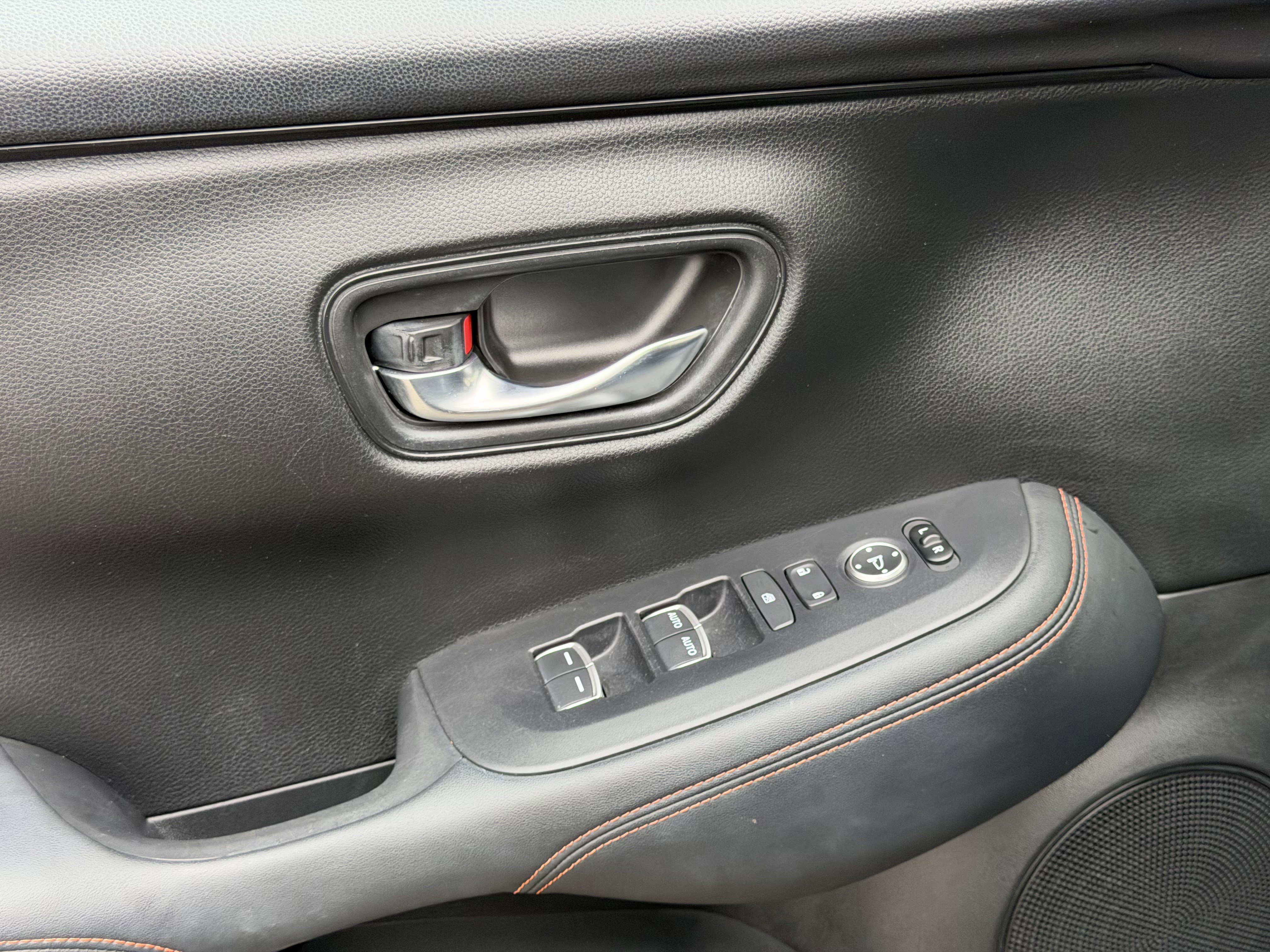 Used 2024 Honda HR-V Sport image 11