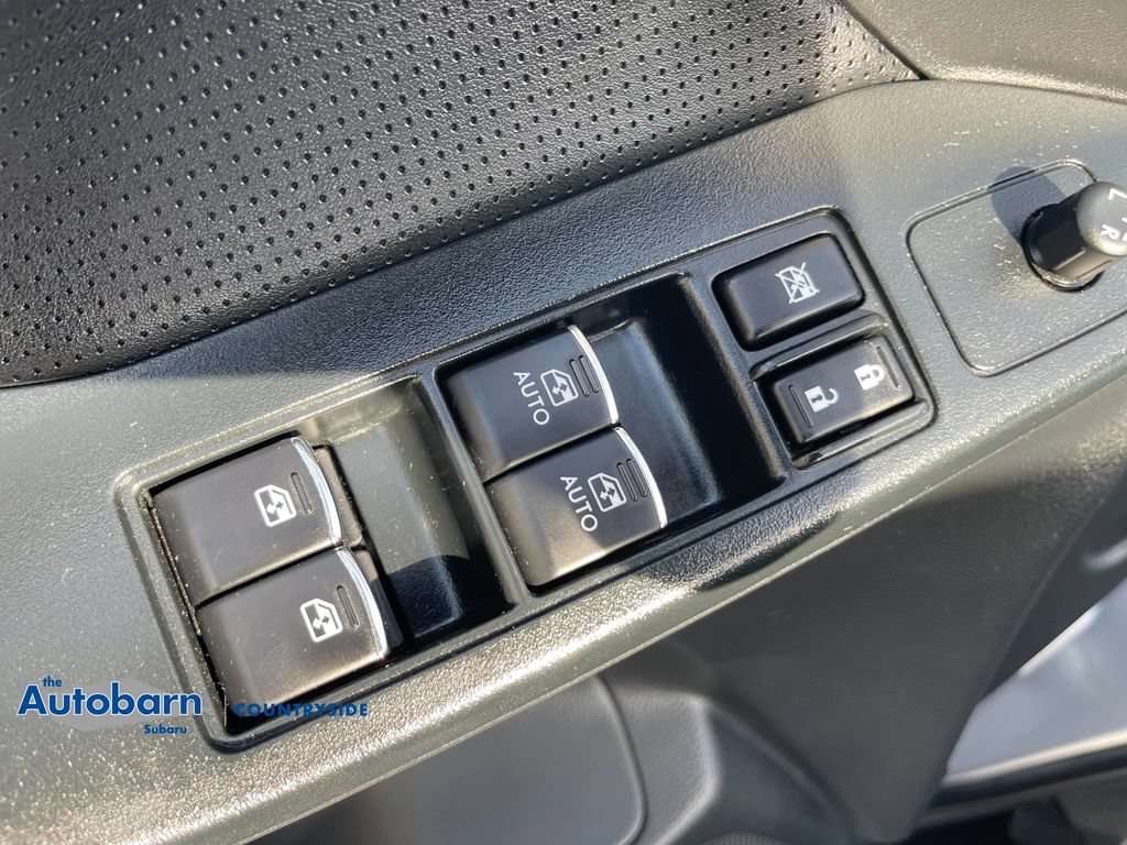 Used 2017 Subaru Forester 2.5i Limited AWD/4WD image 11