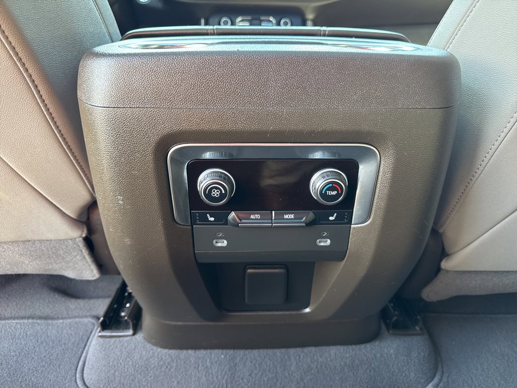 Used 2023 Chevrolet Tahoe Z71 w/ Luxury Package image 29