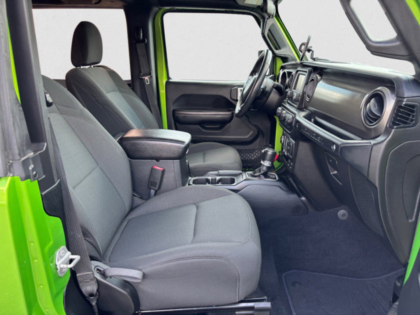 Used 2019 Jeep Wrangler Sport image 17