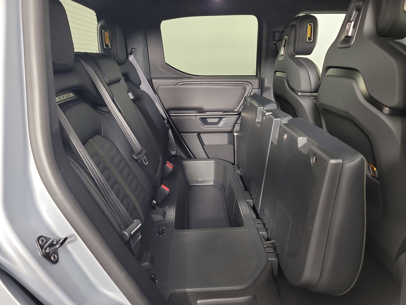 Used 2025 Rivian R1T Adventure image 24