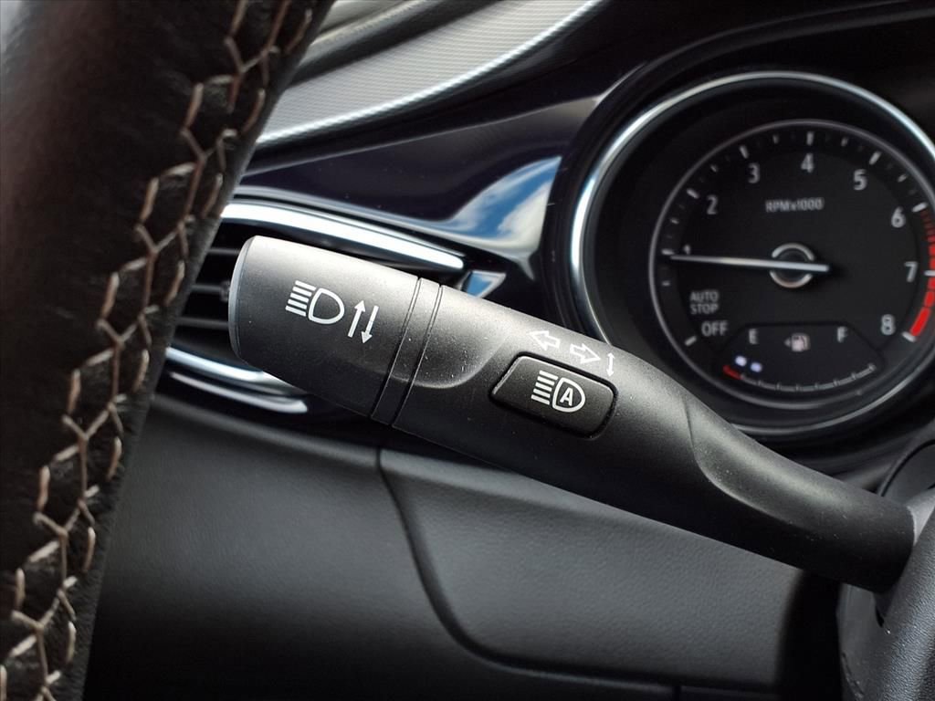 Certified 2020 Buick Encore GX Essence image 11