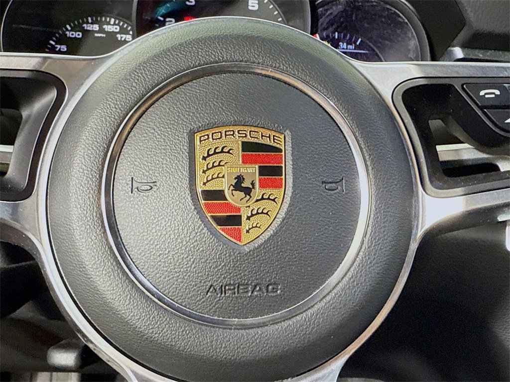 Used 2021 Porsche Macan image 22