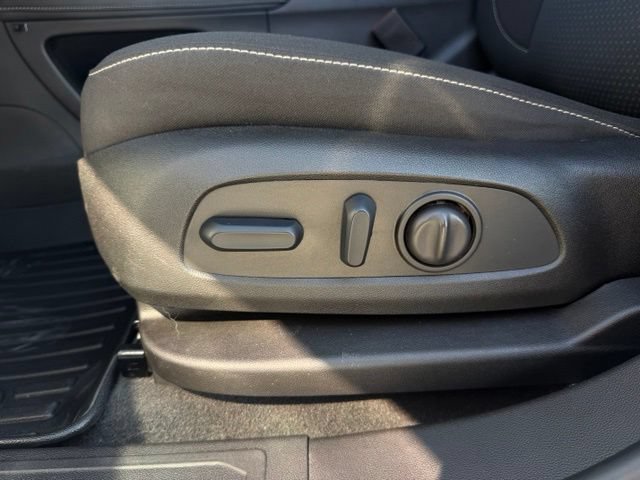 Used 2023 GMC Acadia SLE w/ Driver Convenience Package FWD image 15
