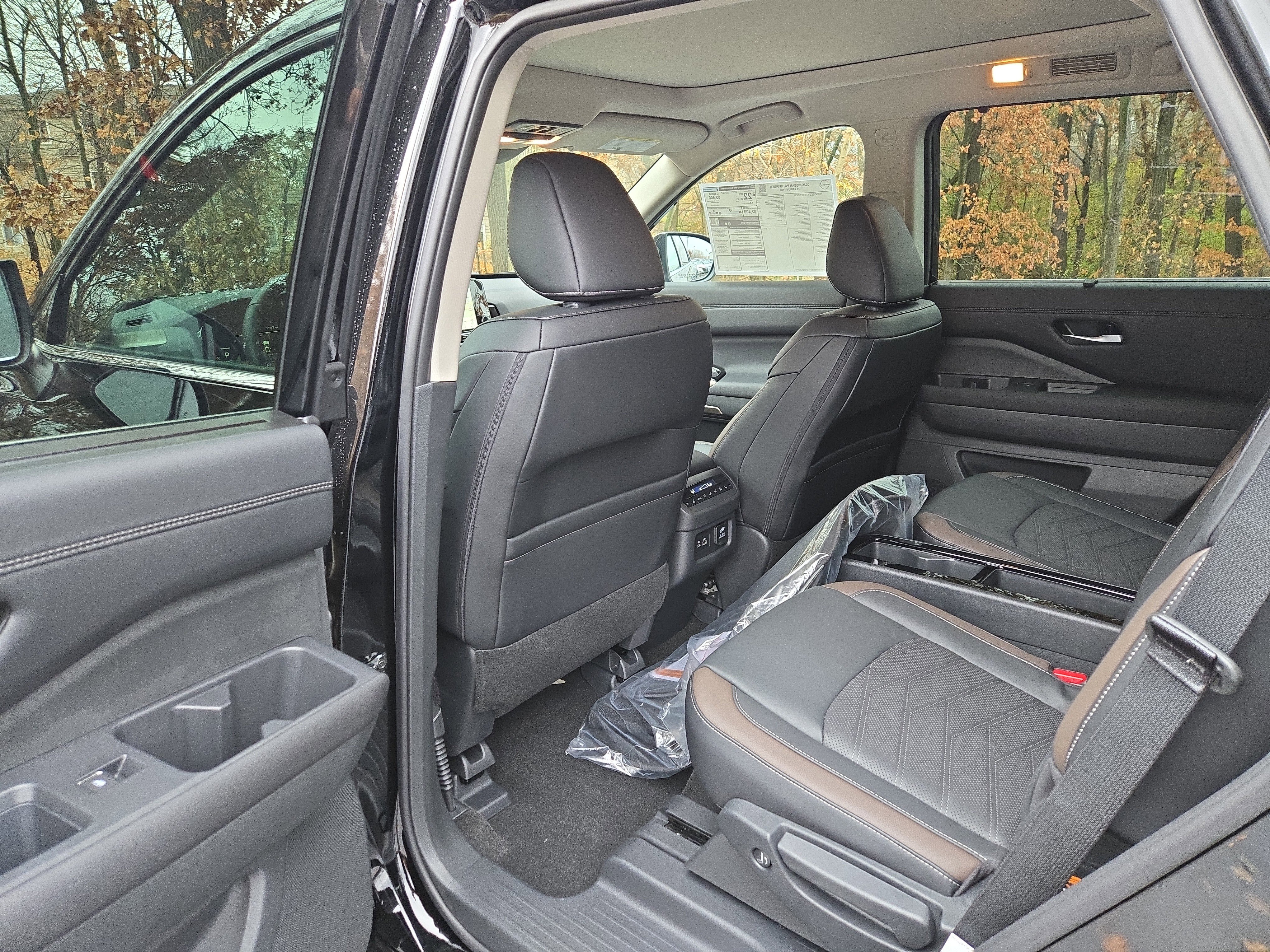 New 2025 Nissan Pathfinder Platinum image 15