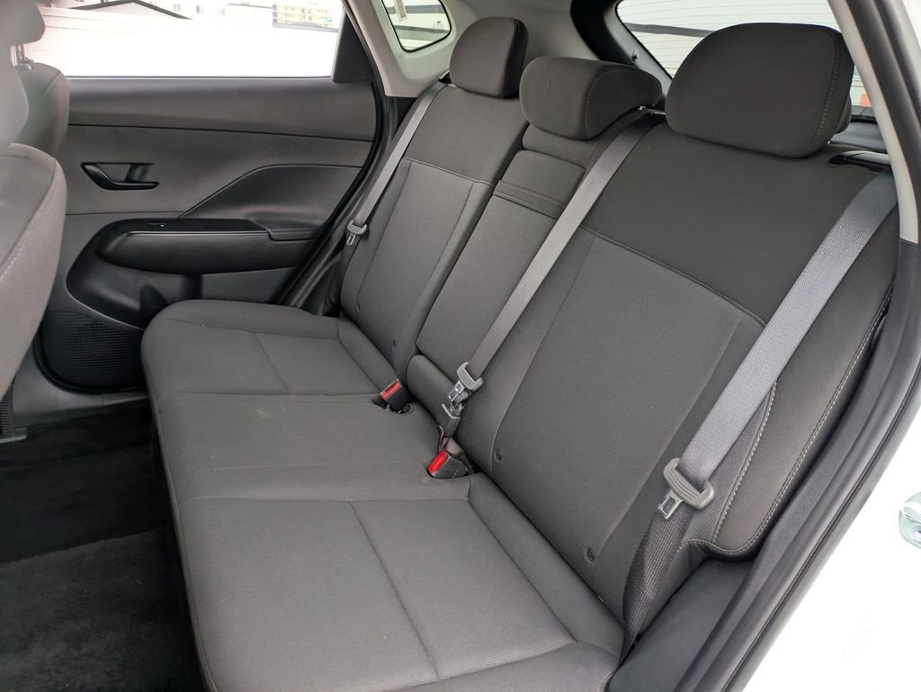 Used 2025 Hyundai Kona SEL FWD image 24