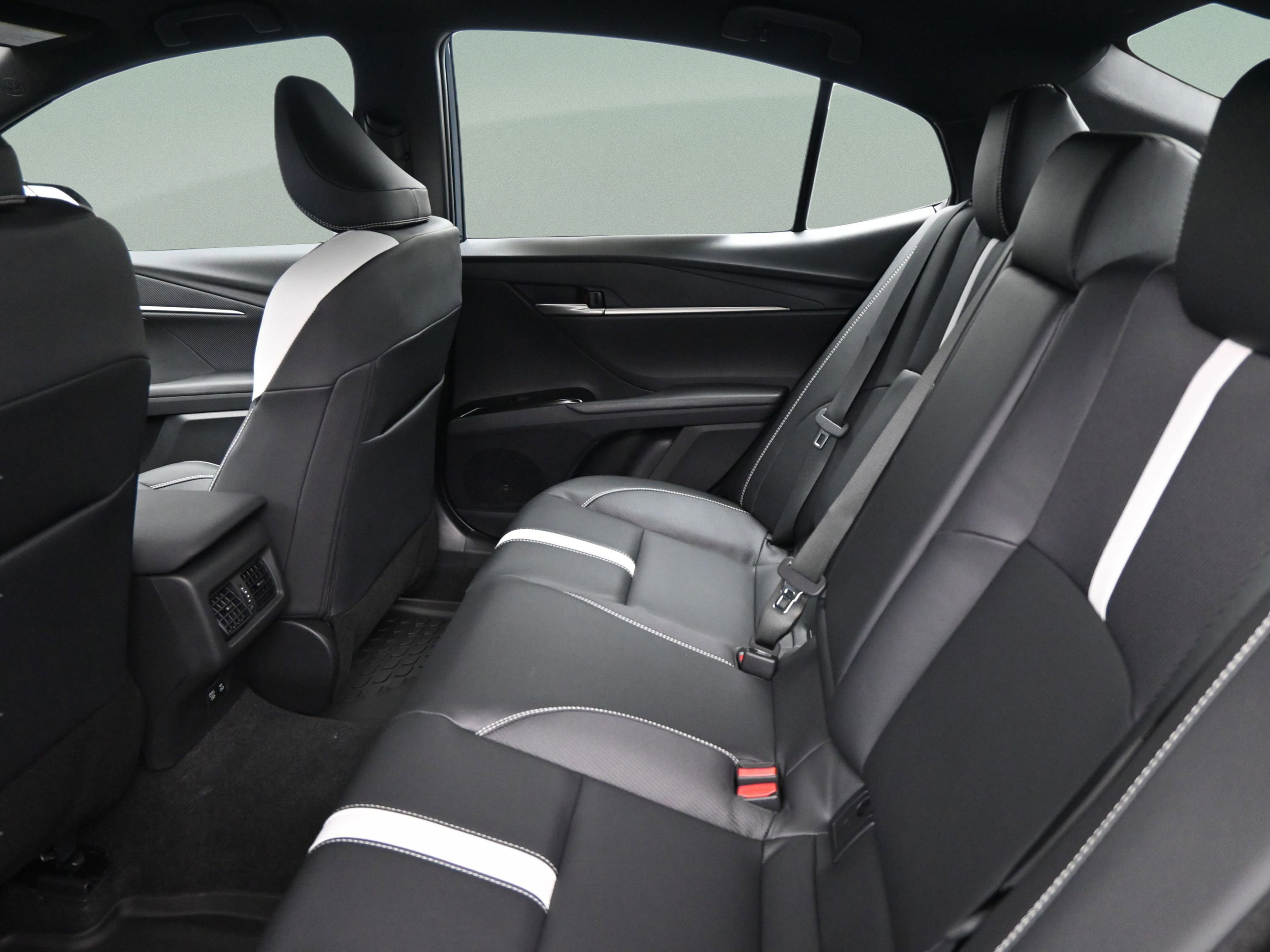 New 2026 Toyota Camry SE FWD image 31