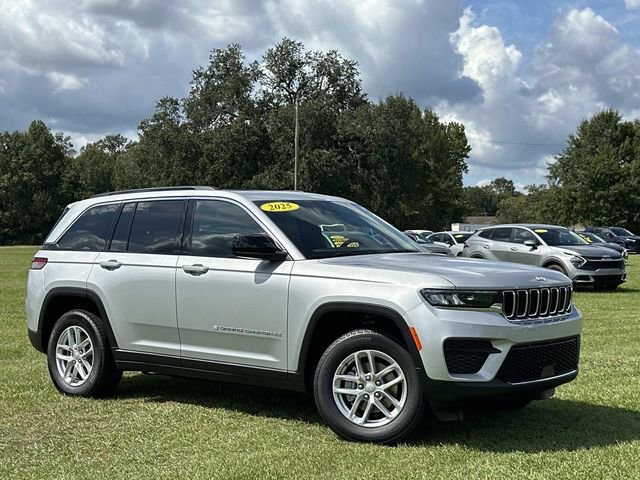New 2025 Jeep Grand Cherokee Laredo X w/ Trailer Tow Package image 11