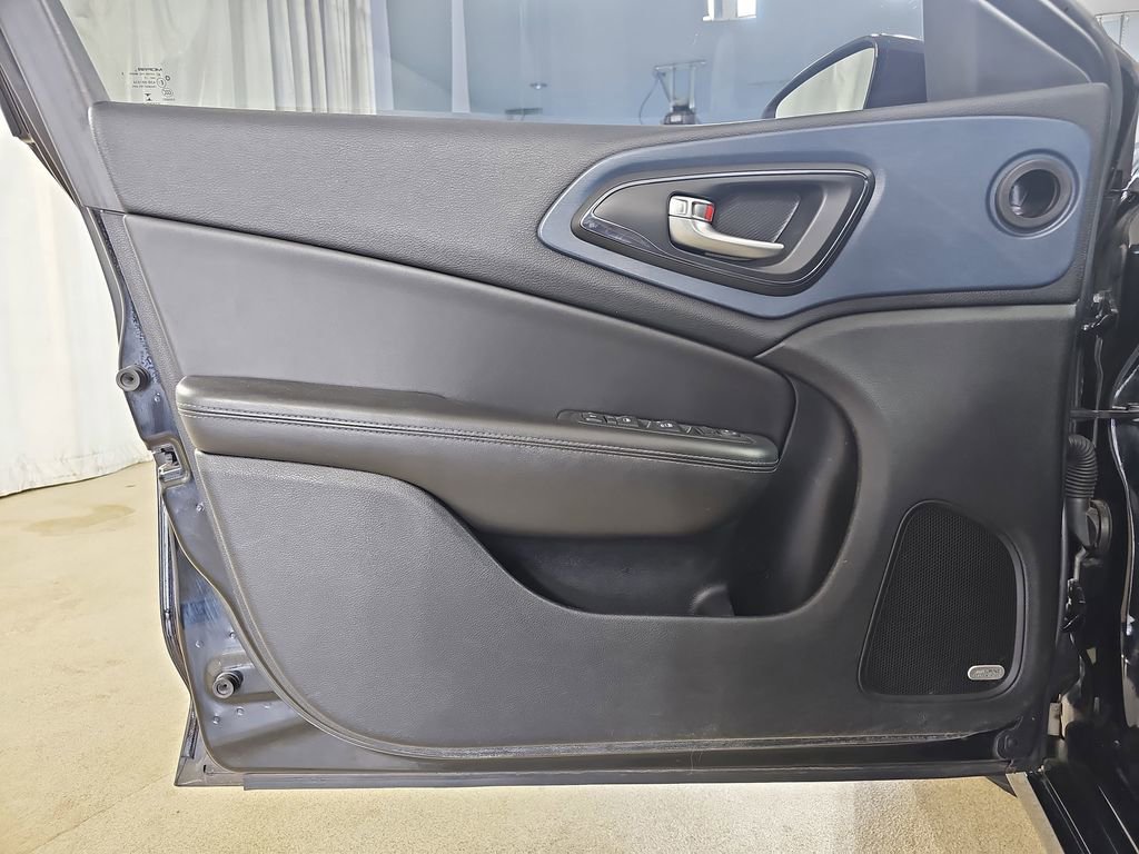 Used 2015 Chrysler 200 S w/ Navigation & Sound Group I image 31