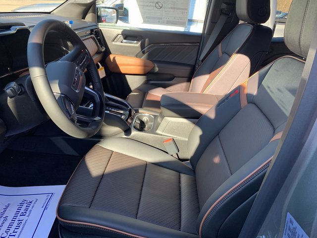 New 2026 GMC Canyon AT4 w/ AT4 Premium Package image 6
