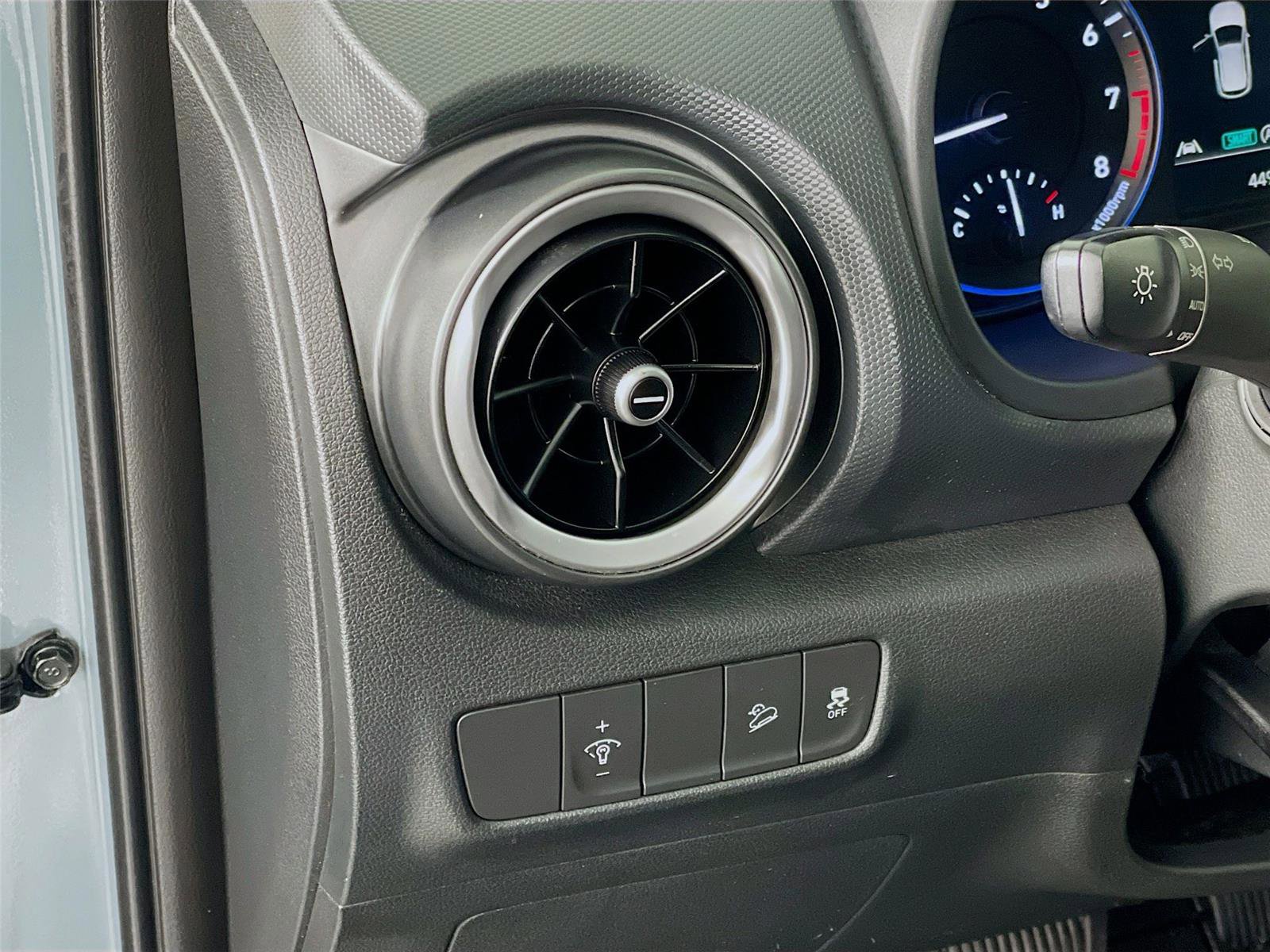 Used 2022 Hyundai Kona SEL w/ Convenience Package image 14