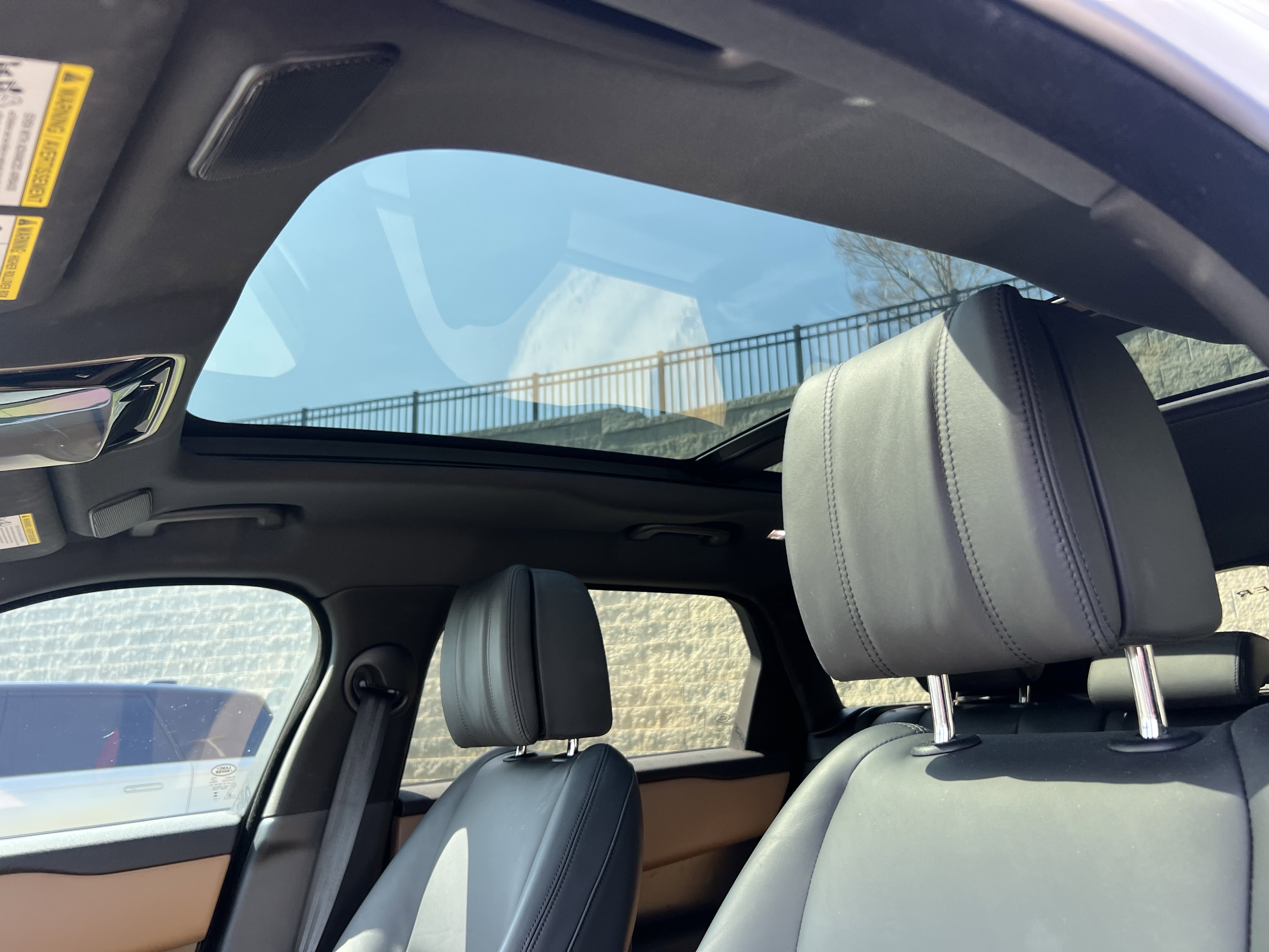 Certified 2025 Land Rover Range Rover Velar Dynamic HSE AWD/4WD image 18