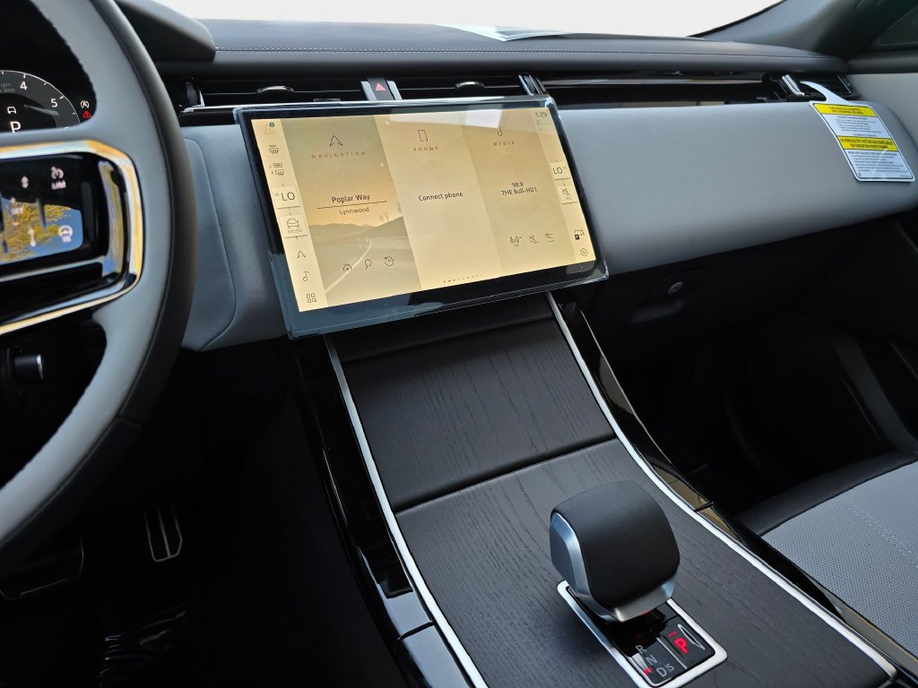 New 2026 Land Rover Range Rover Velar Belgravia AWD/4WD image 20
