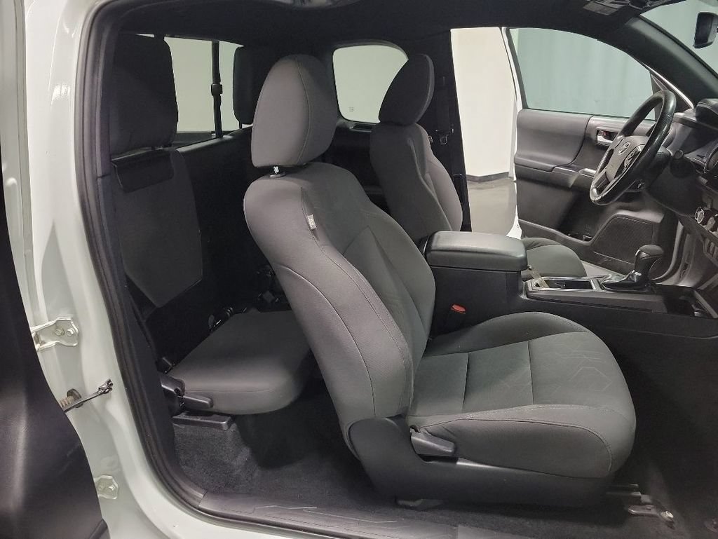Used 2019 Toyota Tacoma TRD Off-Road w/ Technology Package AWD/4WD image 23