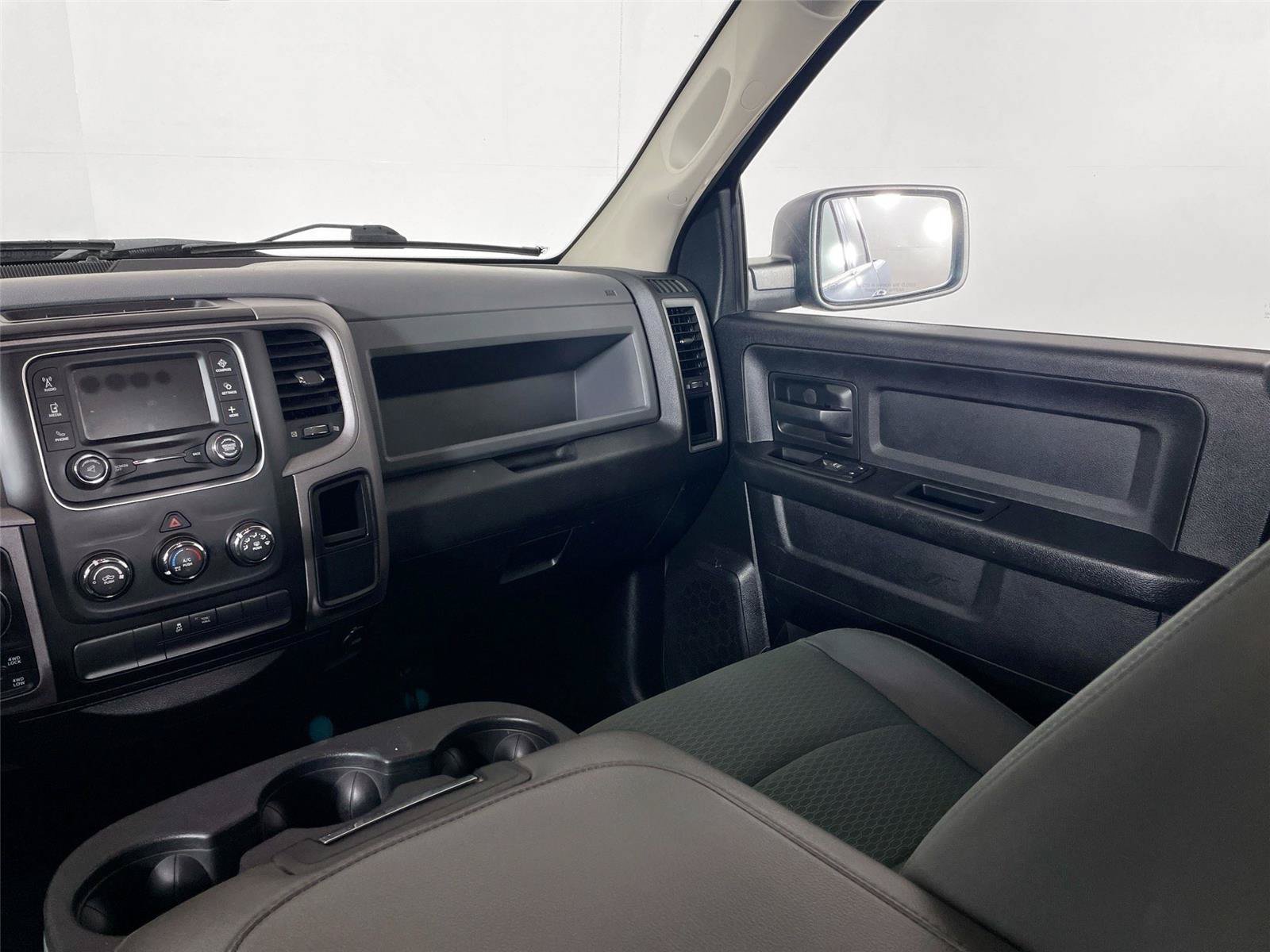 Used 2017 RAM 1500 Express AWD/4WD image 23