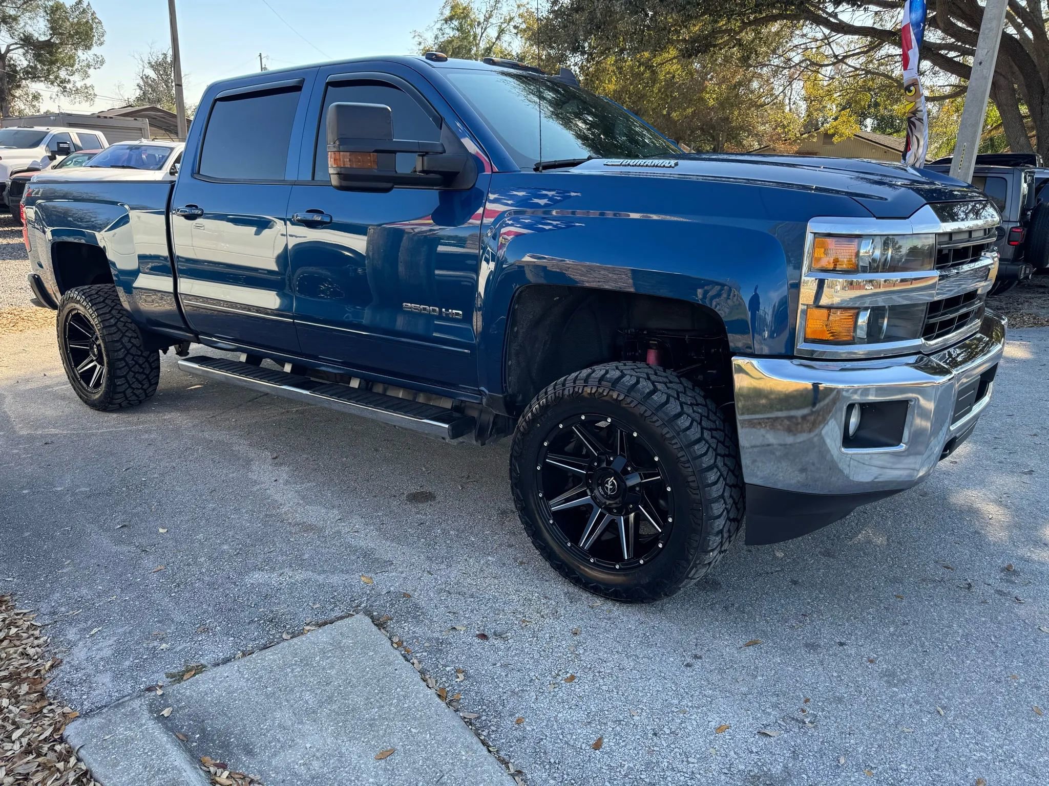 Used 2018 Chevrolet Silverado 2500 LT w/ LT Convenience Package AWD/4WD image 3