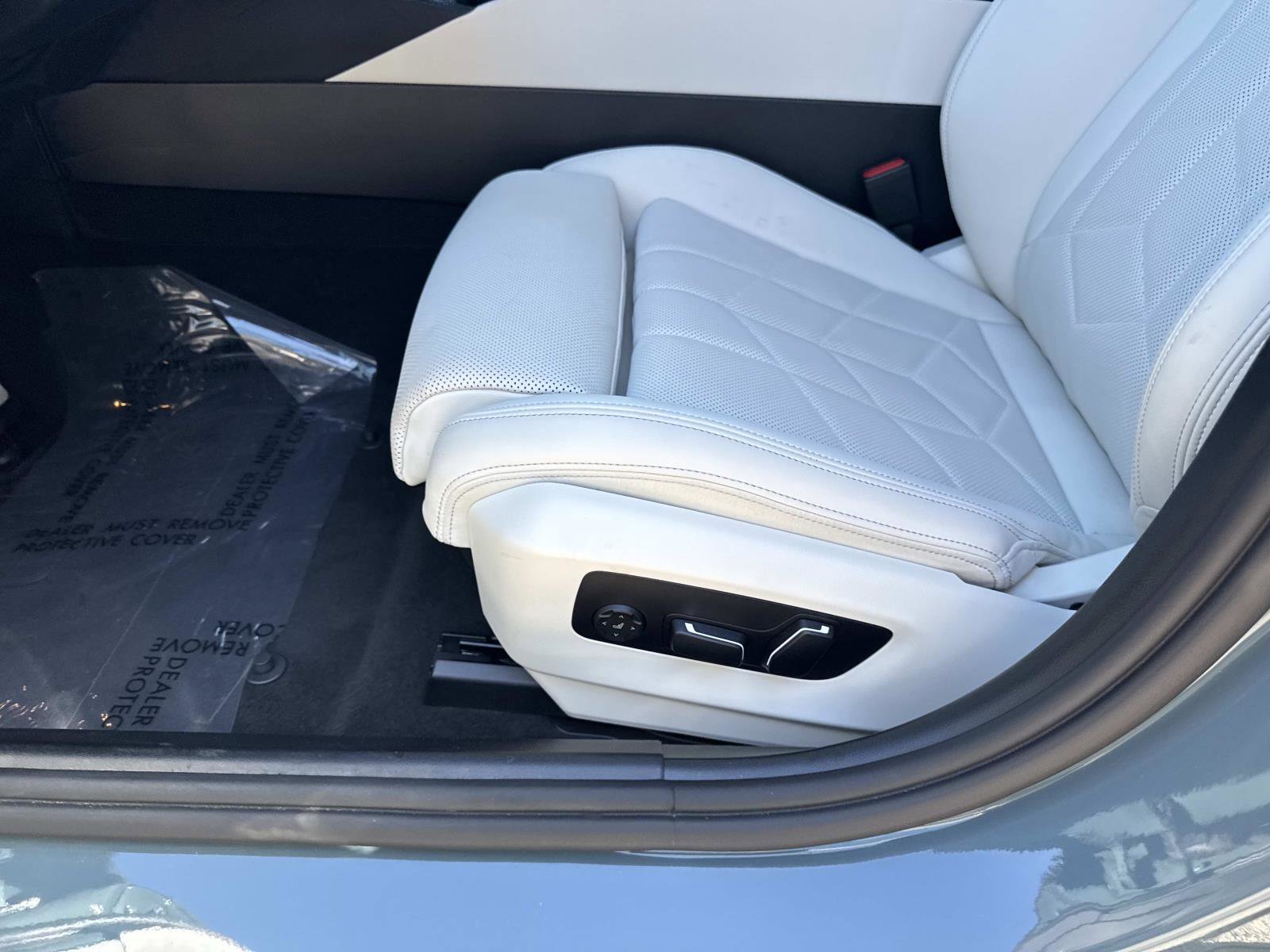 Certified 2025 BMW 530i w/ M Sport Package image 18