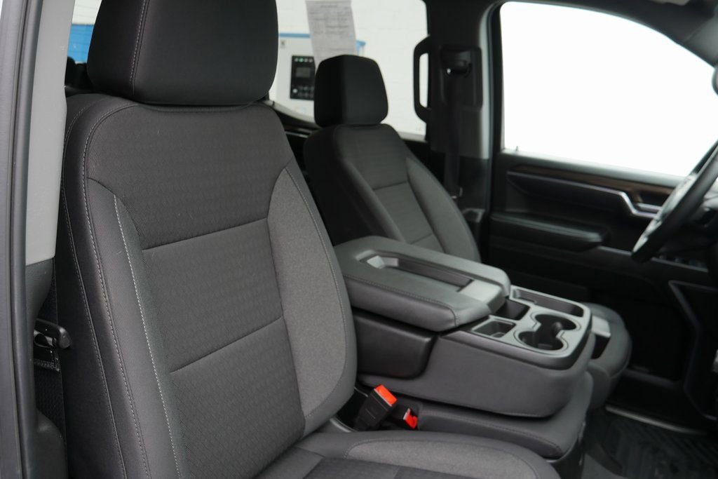 Used 2025 Chevrolet Silverado 1500 LT image 23