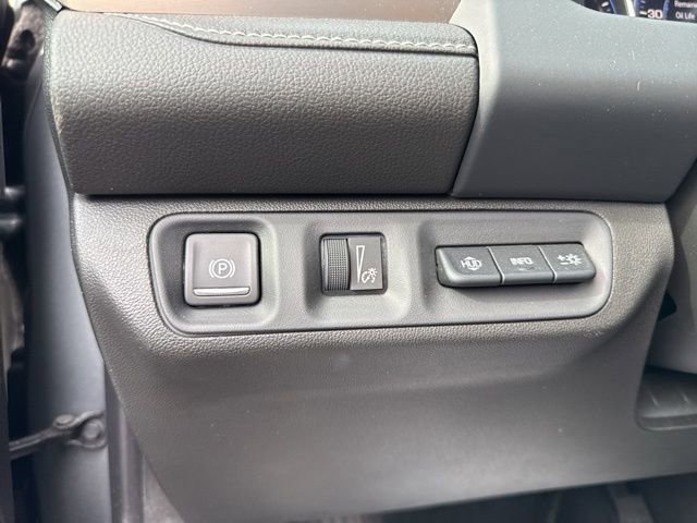 Used 2023 GMC Acadia Denali w/ Denali Ultimate Package FWD image 20