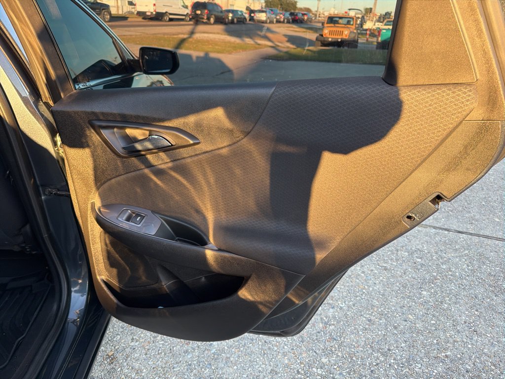 Used 2021 Chevrolet Malibu LT FWD image 19