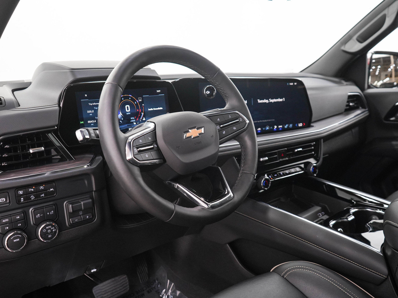 Used 2025 Chevrolet Tahoe Premier AWD/4WD image 27