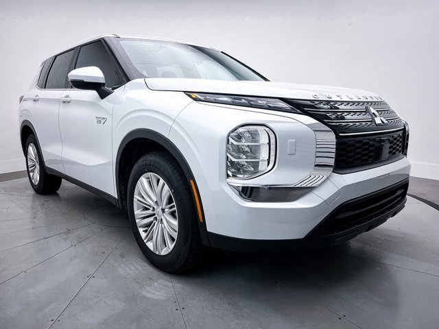 New 2025 Mitsubishi Outlander ES