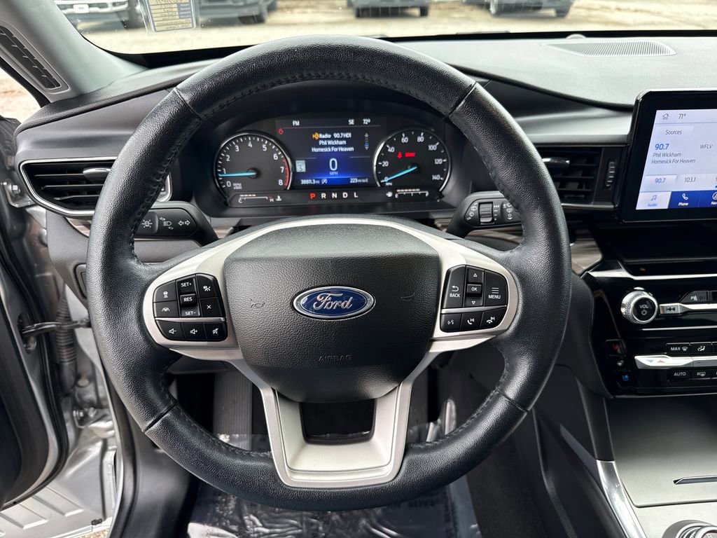 Used 2023 Ford Explorer Limited w/ Equipment Group 301A image 14