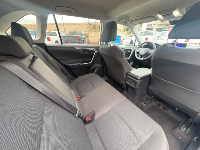 Used 2024 Toyota RAV4 LE AWD/4WD image 28