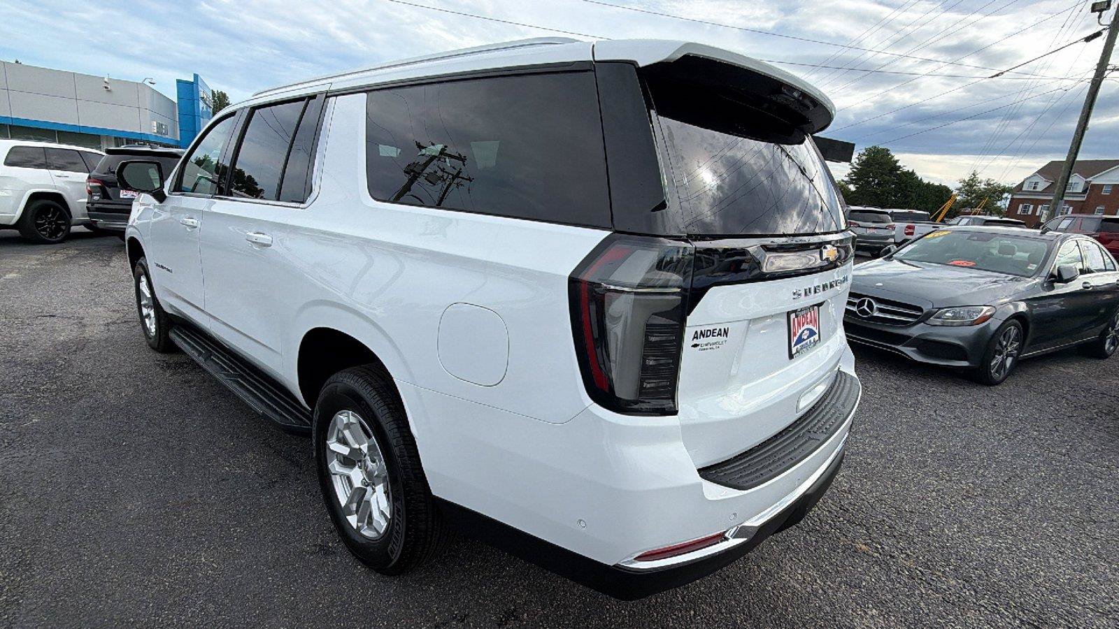 New 2026 Chevrolet Suburban LT w/ Comfort Package AWD/4WD image 10