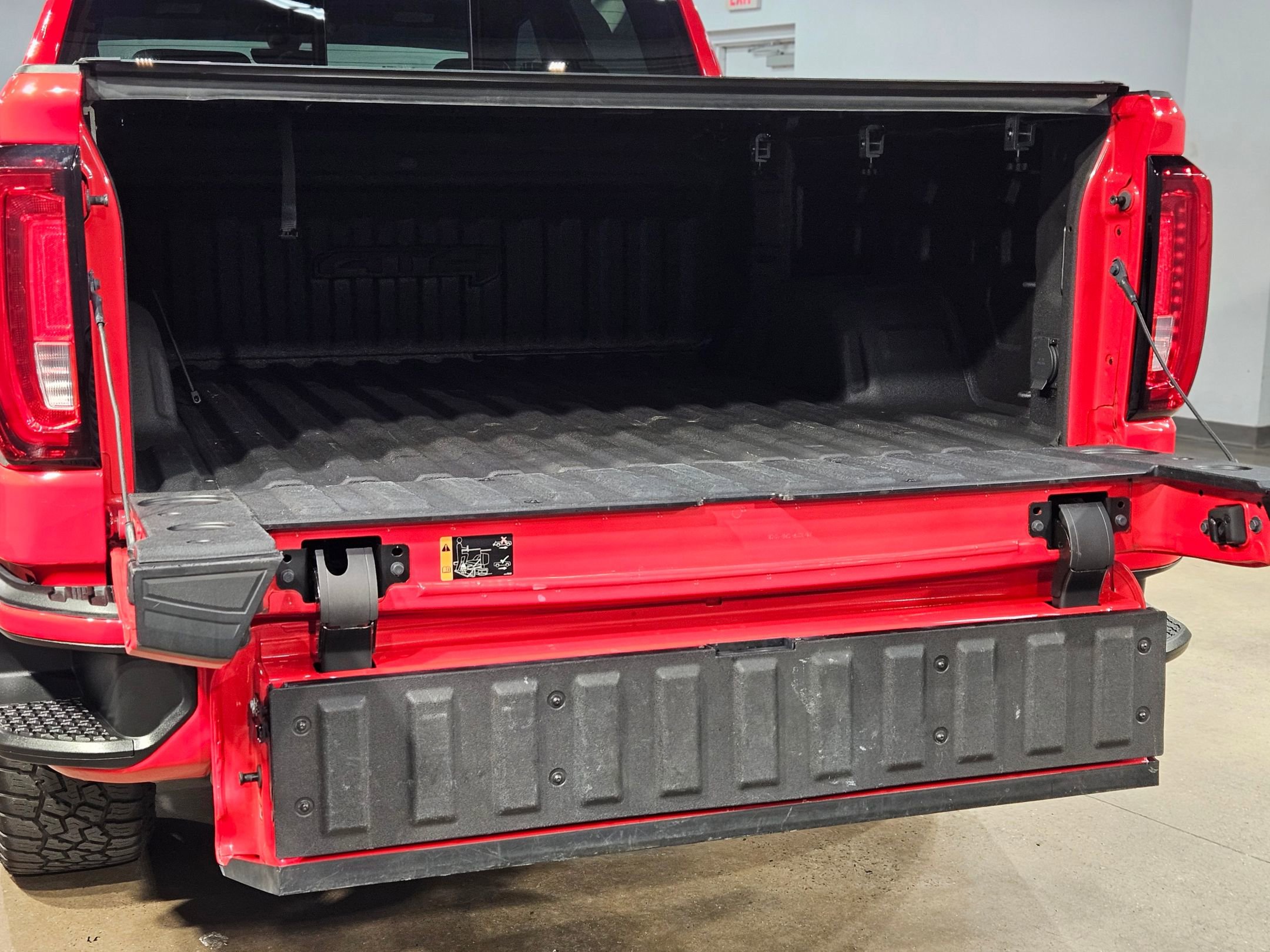 Used 2021 GMC Sierra 1500 AT4 w/ AT4 Value Package image 18