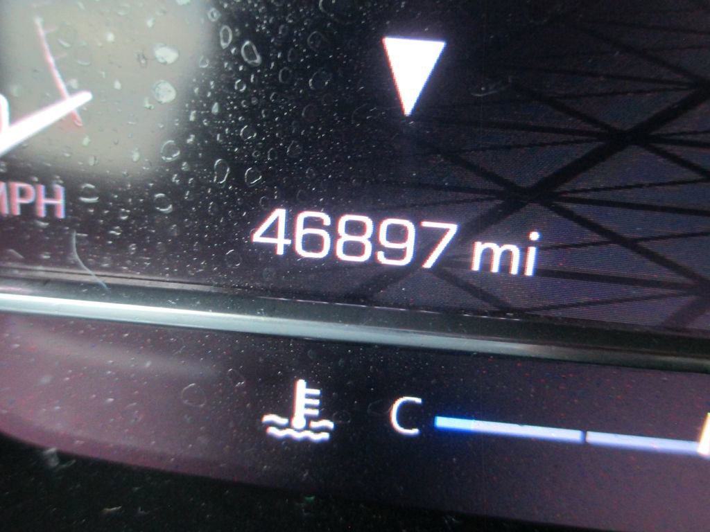 Used 2023 GMC Yukon XL Denali image 35