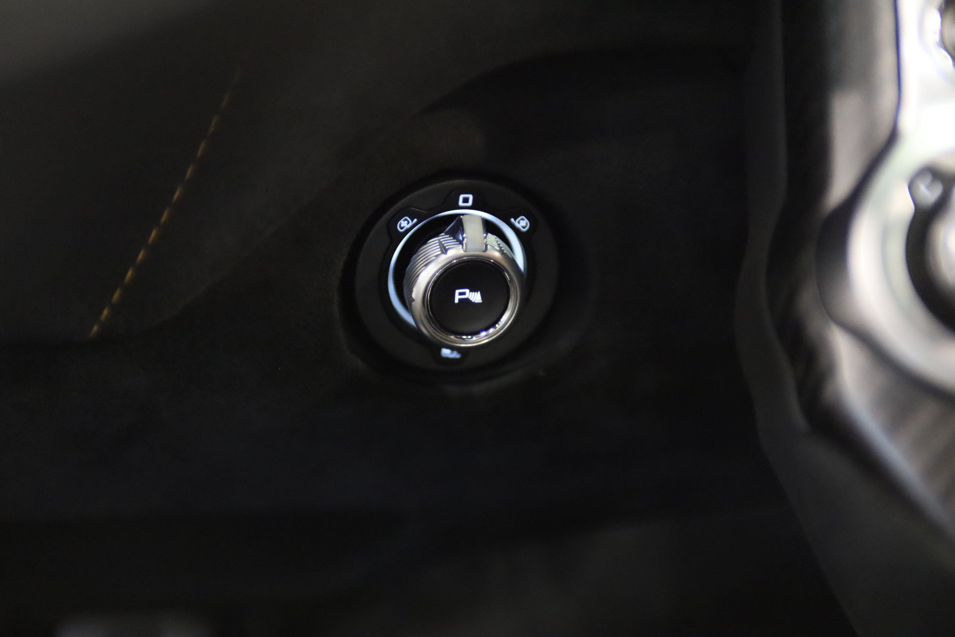 Used 2019 McLaren 720S Performance RWD image 27